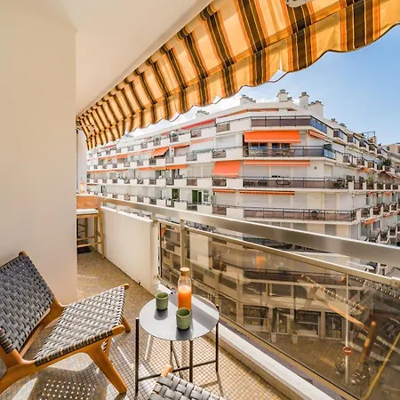 Centre Derrière Le Martinez