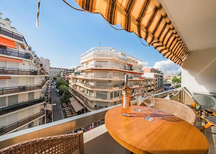 Centre Derriere Le Martinez Cannes